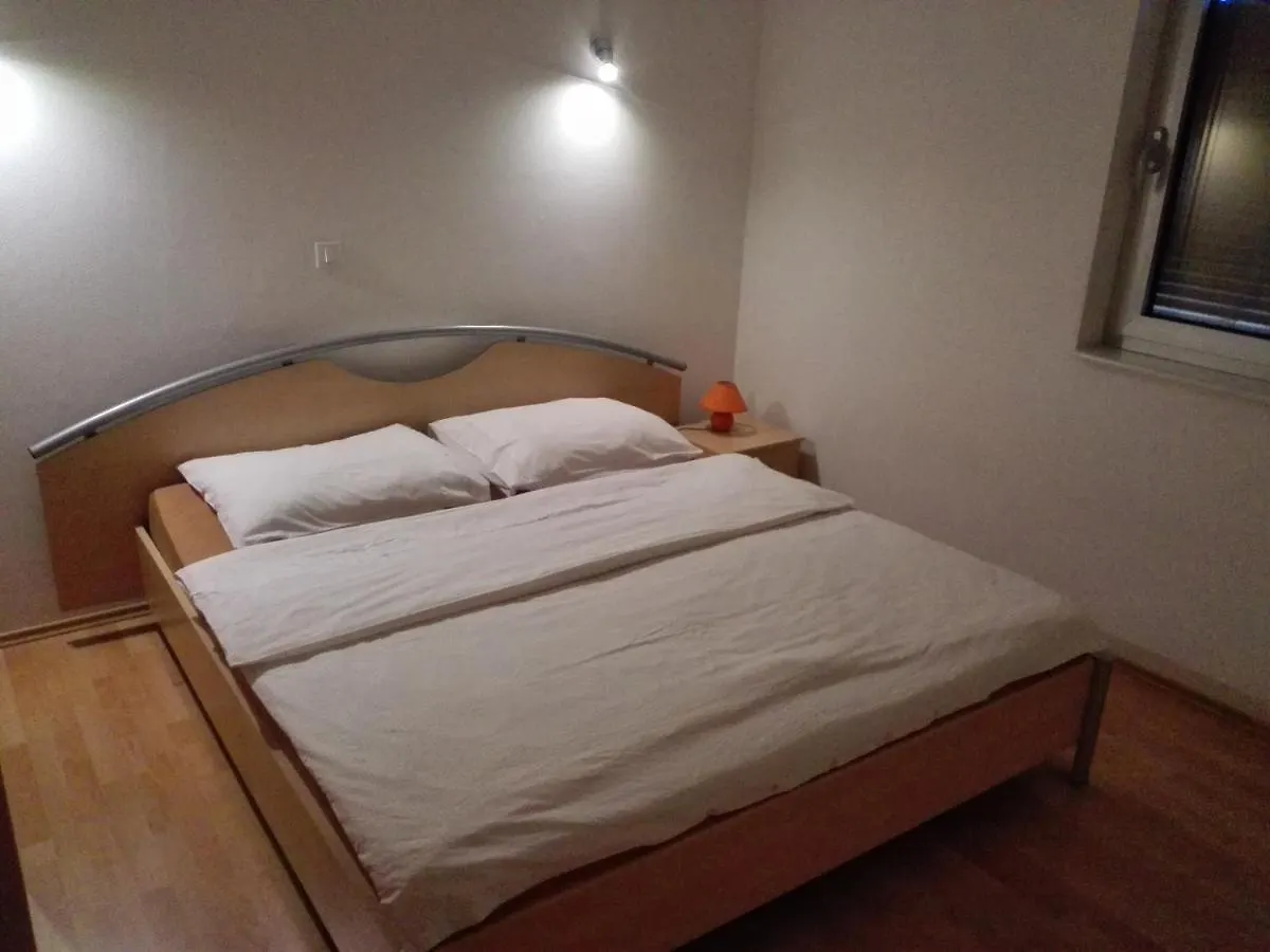 Apartment Stinjan Kascuni Pula 0*,  Croatia