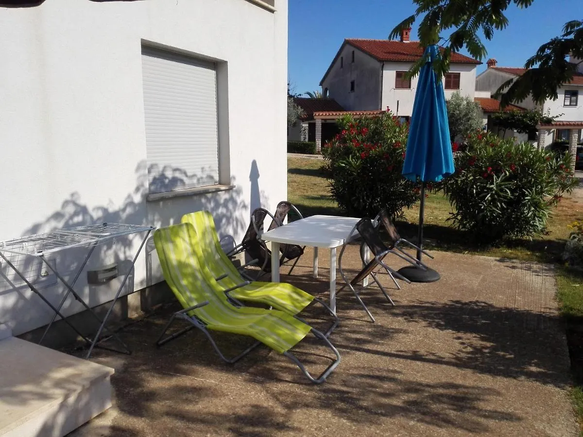 Apartment Stinjan Kascuni Pula 0*,  Croatia